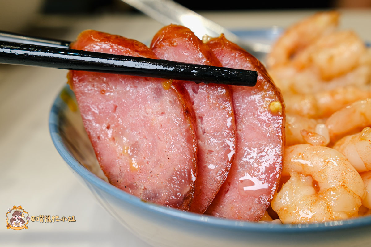 林口三井美食｜忠青商行—自助吧吃到飽，招牌蝦仁飯、牛肉麵搭配12道台味小吃無限享用