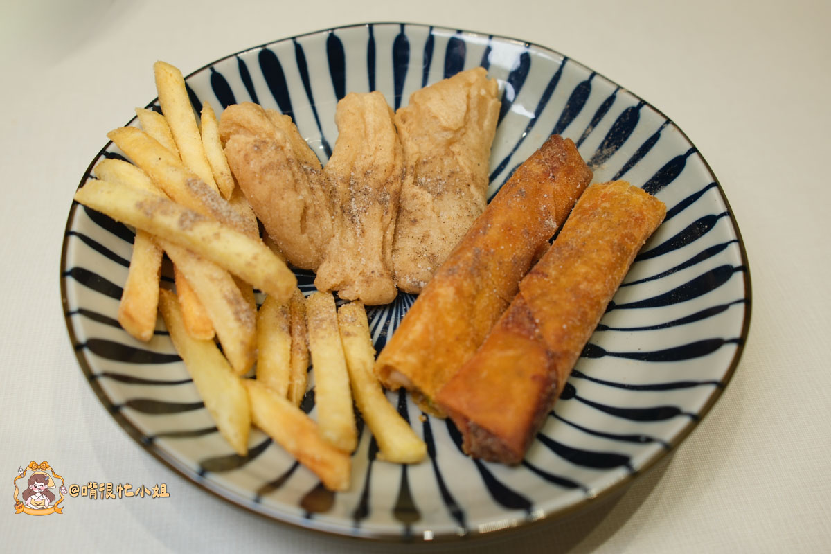 林口三井美食｜忠青商行—自助吧吃到飽，招牌蝦仁飯、牛肉麵搭配12道台味小吃無限享用